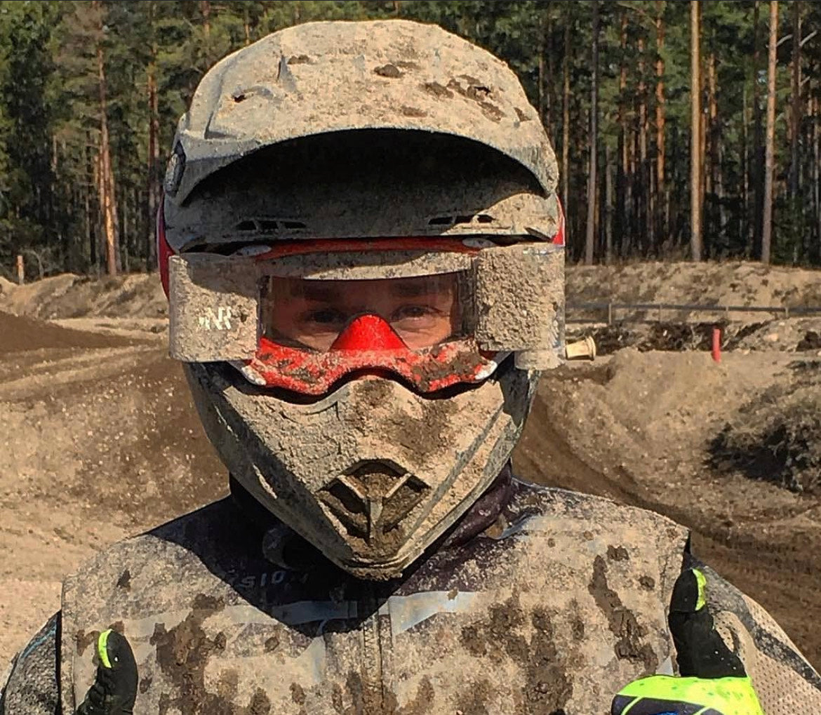 roll off system for motocross